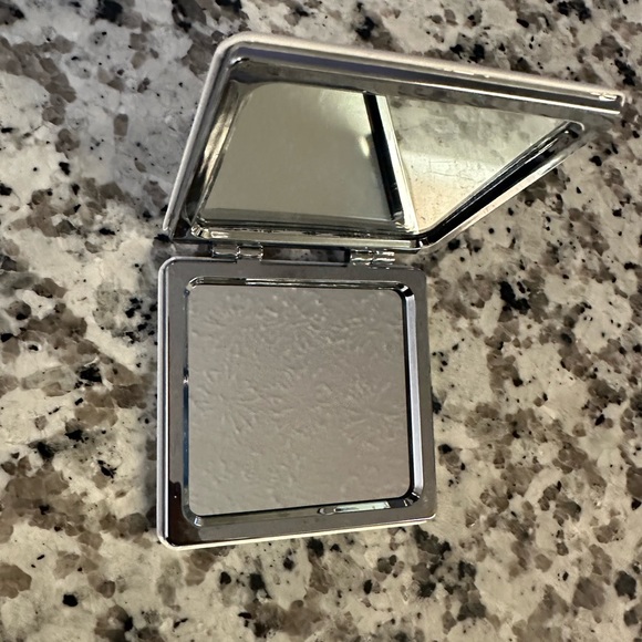 BLACK CAT PATTERN COMPACT MIRROR - Picture 2 of 6